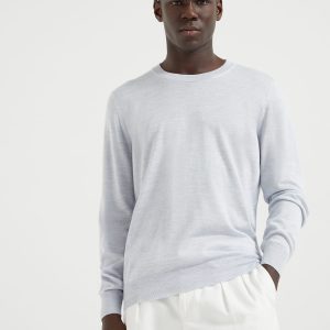 Lightweight sweater
