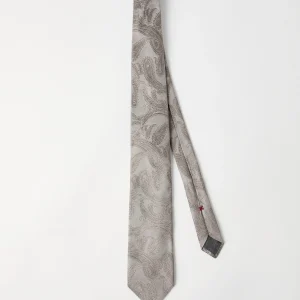 Silk tie with pattern