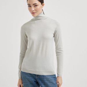 Lightweight sweater