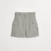 Bermuda shorts with cargo pockets